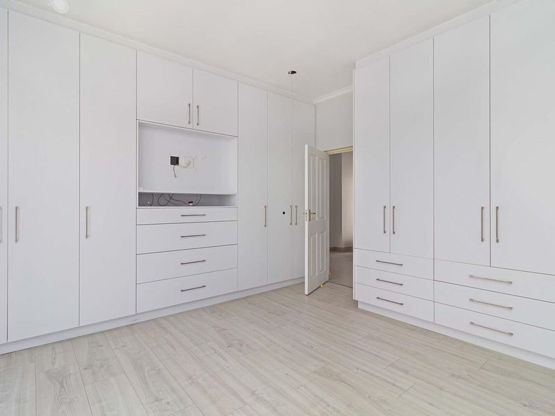 FAMILY HOME IN SAGEWOOD - Photo 9
