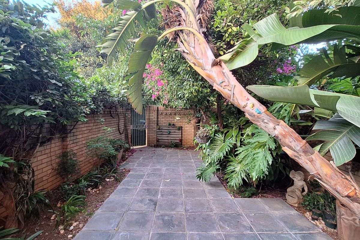 3 Bedroom Duplex in Blackheath - Photo 2