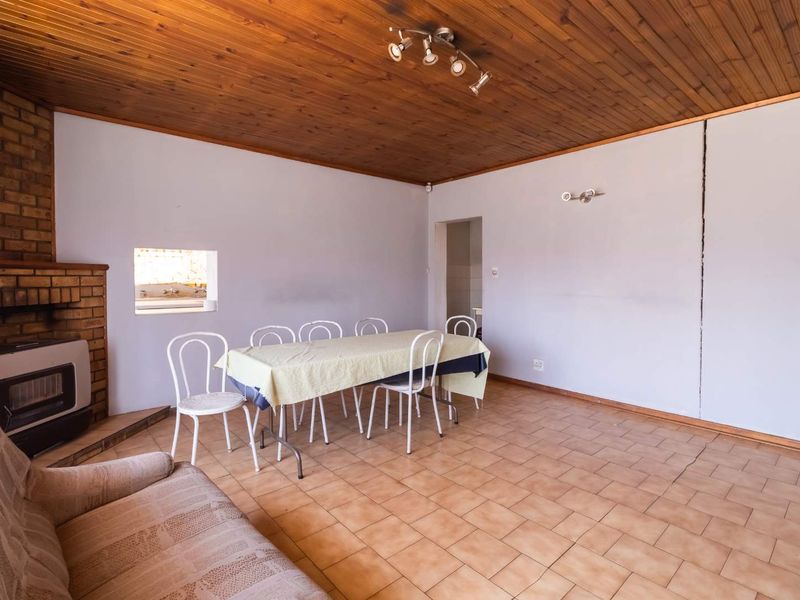 Fix Me Up 5 Bedroom House Including Furniture For Sale - Photo 10