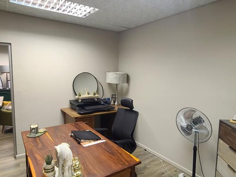 Centrally Located Office - Photo 9