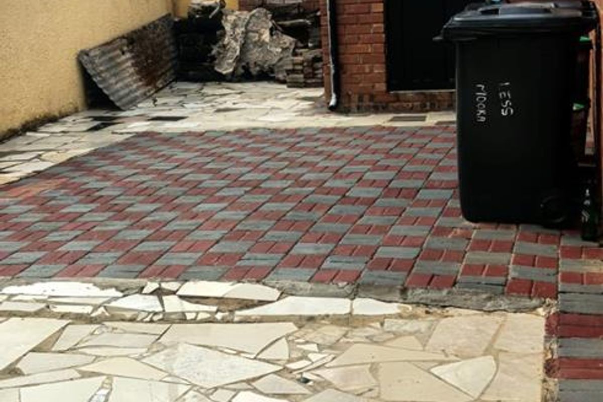 Two  bedroom house for sale in Soshanguve w w - Photo 2