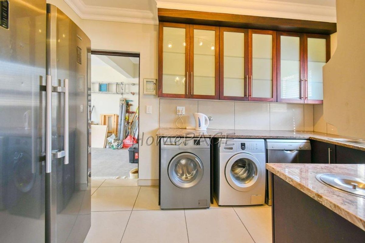 3 Bedrooms House For Sale in Long Beach - Photo 5