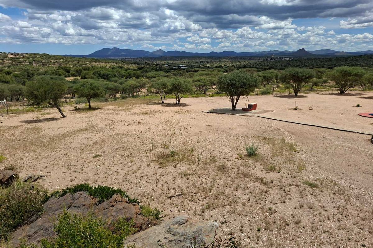 Escape the city hustle and embrace country living just 40 km from Windhoek! - Photo 2