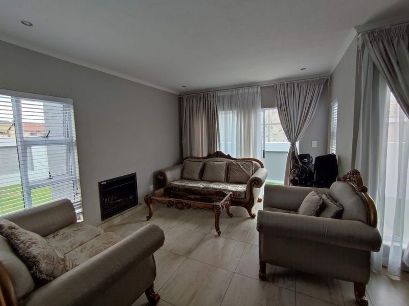 THATCHFIELD SECURITY ESTATE - 4 BEDROOM HOUSE - Photo 3