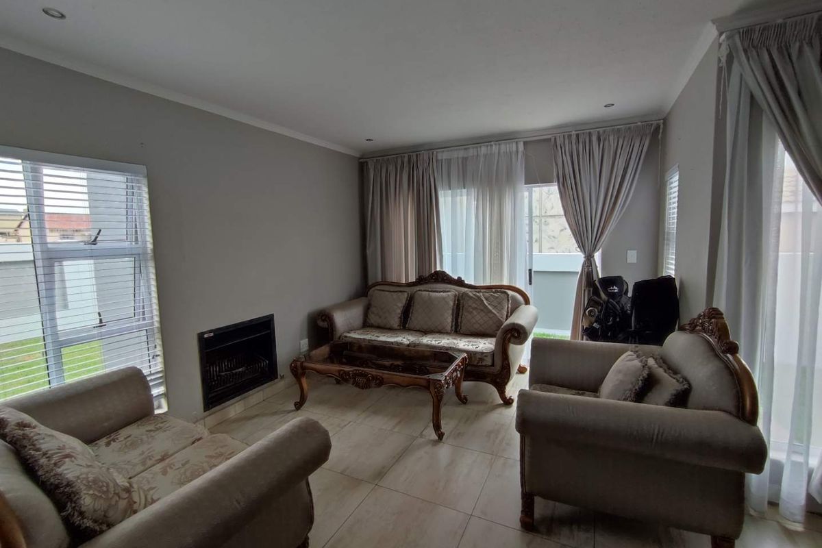 THATCHFIELD SECURITY ESTATE - 4 BEDROOM HOUSE - Photo 3
