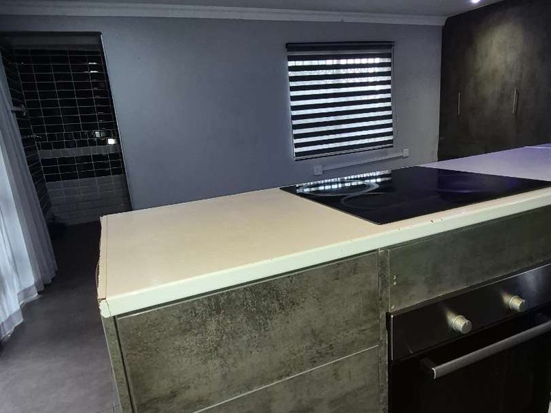 BACHELOR COTTAGE FLAT TO RENT IN BIRCHACRES - Photo 6