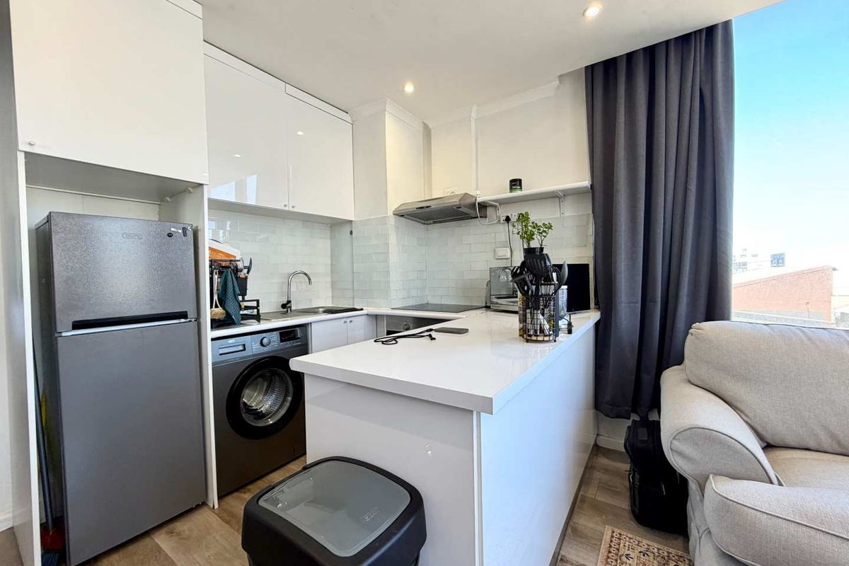 Fully Furnished One Bedroom Apartment- Woodstock - Photo 5