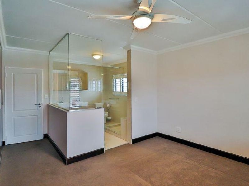 Modern Loft Apartment, Ideal for Young Professionals or Investors! - Photo 7