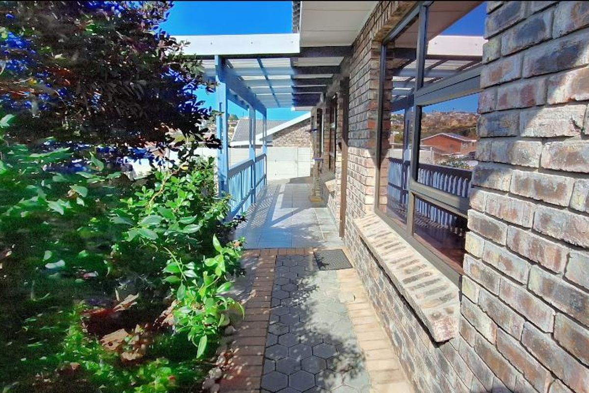 Charming 2 Bedroom unit in Dana-Rust Estate - Photo 2