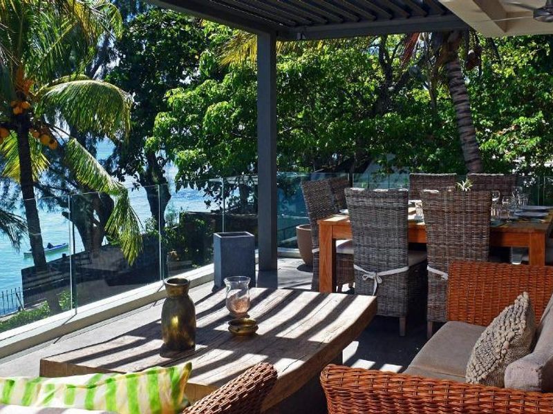 Azure Serenity: A Sanctuary Between Sea and Sky - Photo 4