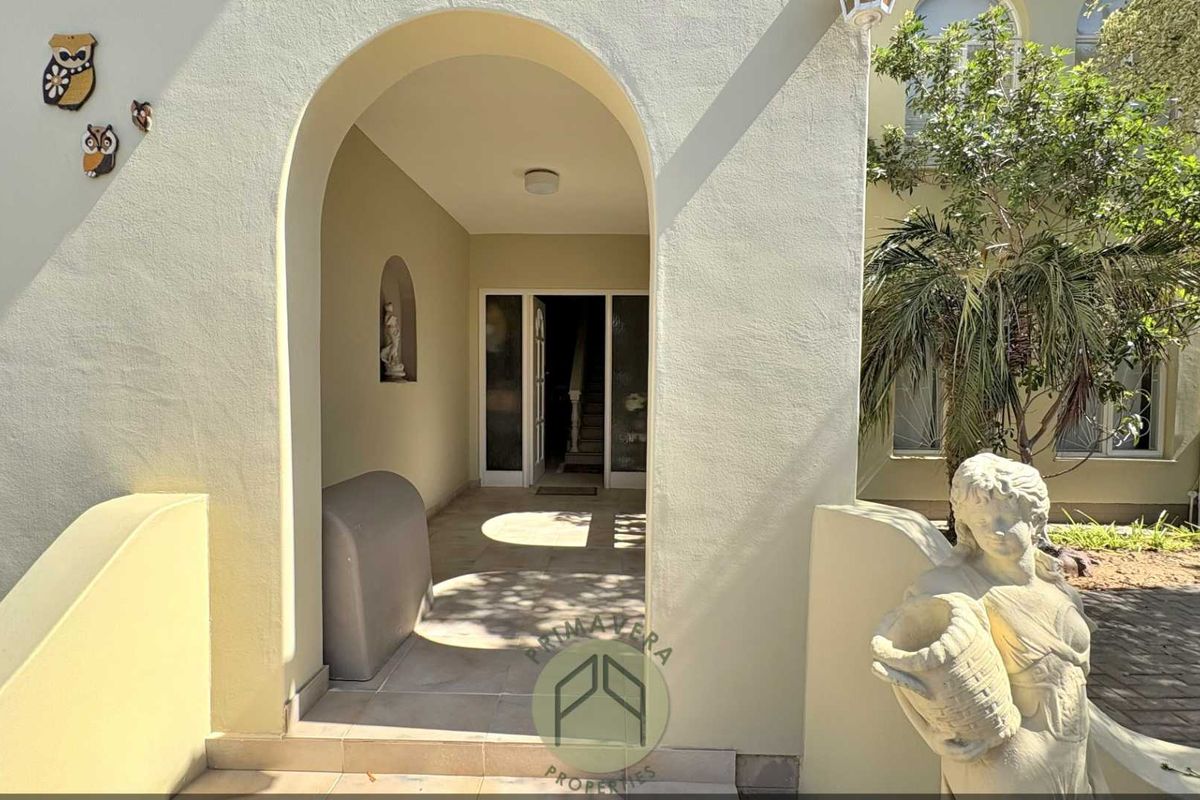 4 Bedroom Double-Storey House With 5 Flats For Sale in Hage Heights, Swakopmund - Photo 4