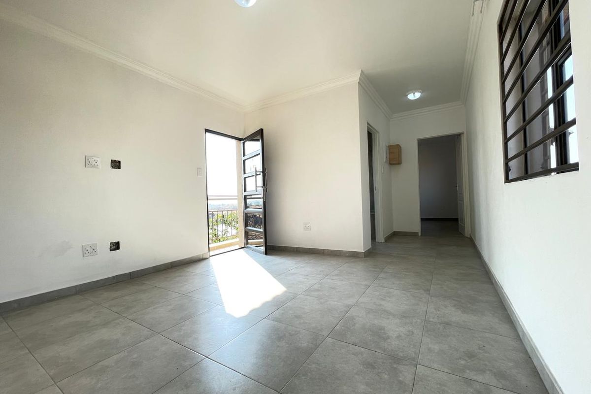 A lovely 2 bedroom 1 bath apartment to rent at Moagi estate Vosloorus Ext 24. - Photo 5