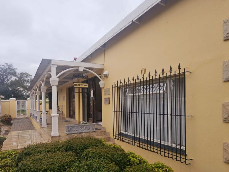 **Discover Luxurious Four-Star Accommodation with Roman Elegance** - Photo 2