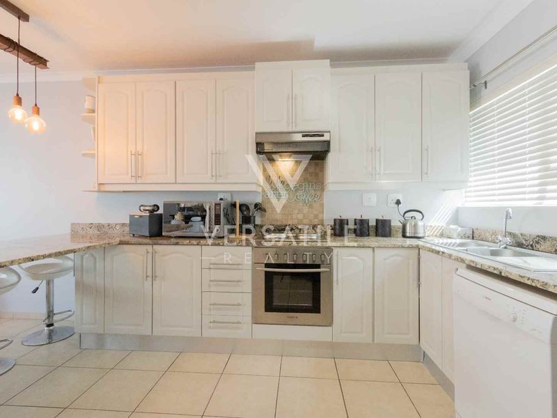 Townhouse For Sale - Photo 8