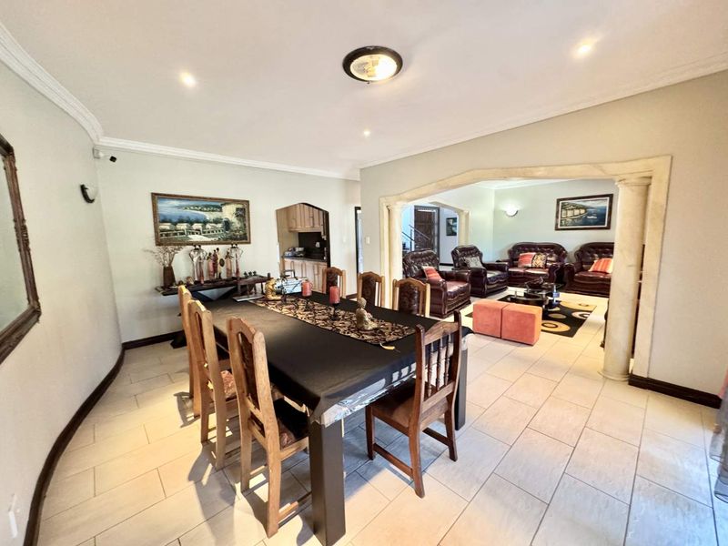 Hendra Estates - Exquisite Large Family Home For Rent In Somerset Park! - Photo 10