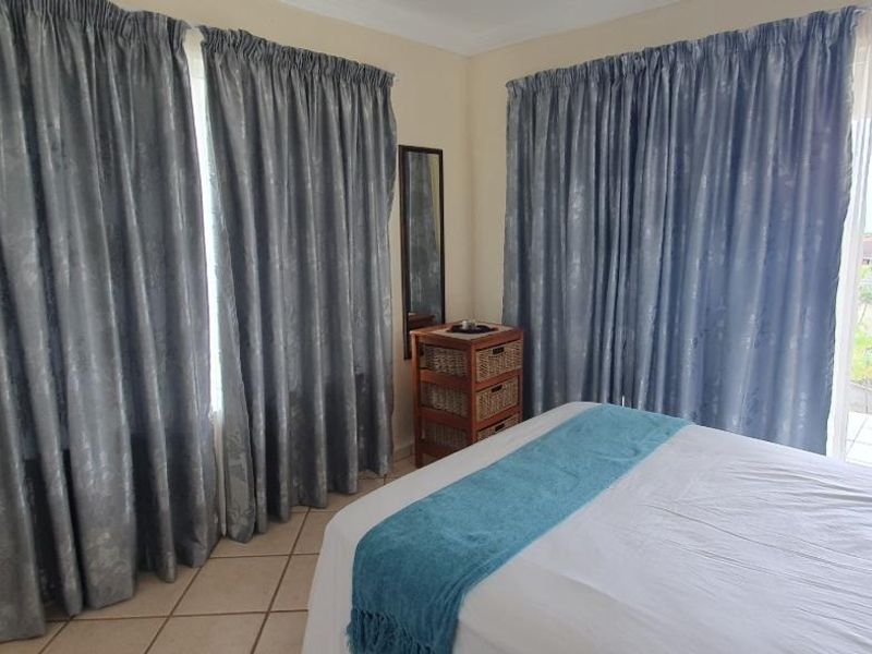 Furnished 3 Bedroom Duplex in Shelly Beach - Photo 9