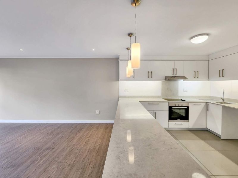 A Rare Find - Two Bedroom Garden Apartment with Mountain Views - Photo 5