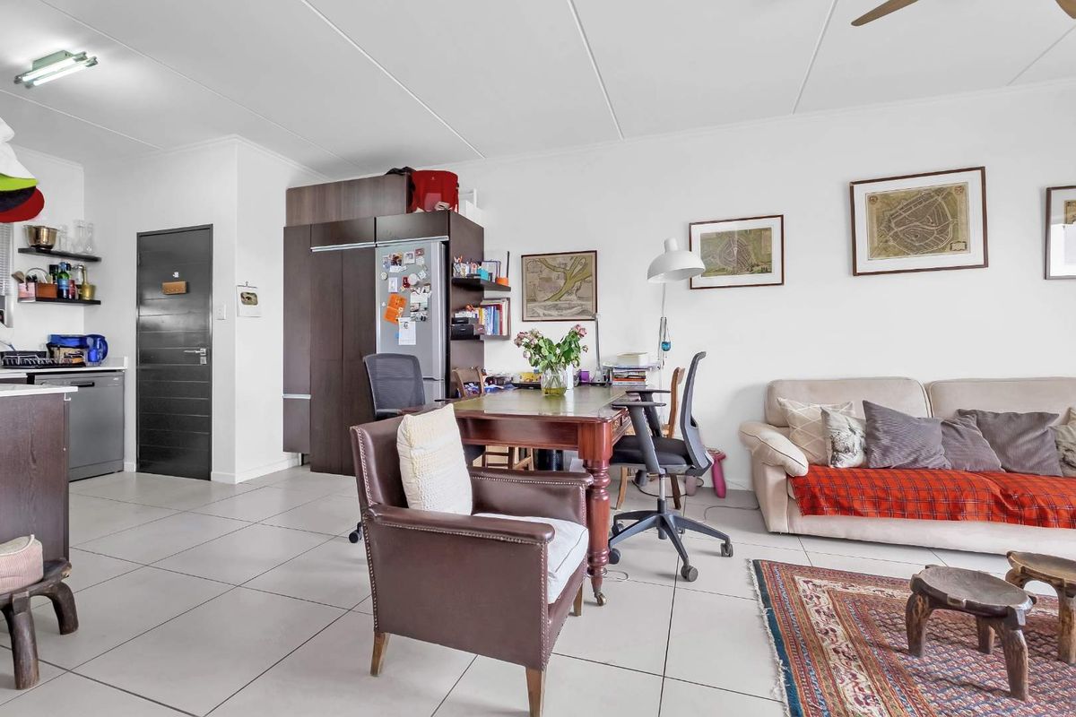 2 BEDROOM APARTMENT FOR SALE IN FOURWAYS - Photo 4