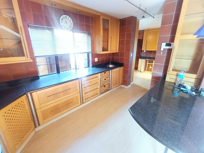 Stunning Property for Sale in Highveld, Centurion - Photo 3