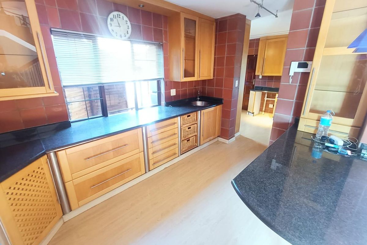 Stunning Property for Sale in Highveld, Centurion - Photo 3