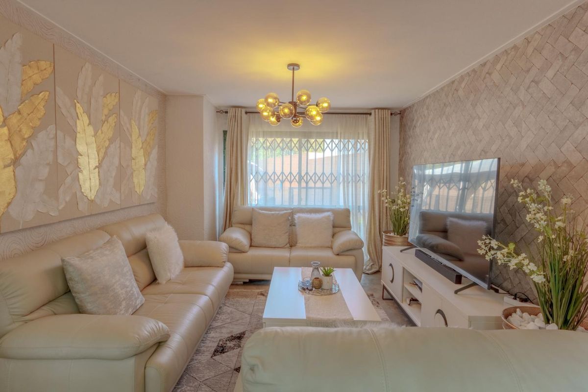 Modern, 3 Bedroom, 2.5 Bath, Staff Accomodation - Photo 4