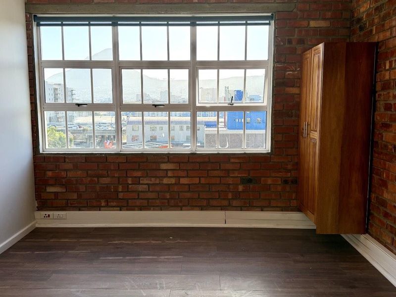 large industrial styled apartment - Photo 3