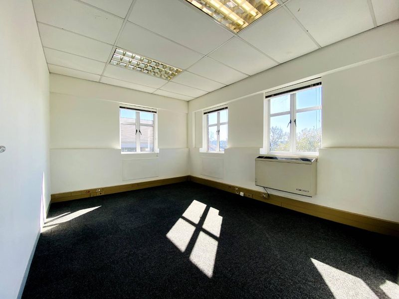 Spacious Commercial Office To Let  in Fourways – Waterford Office Park, Fourways - Photo 9