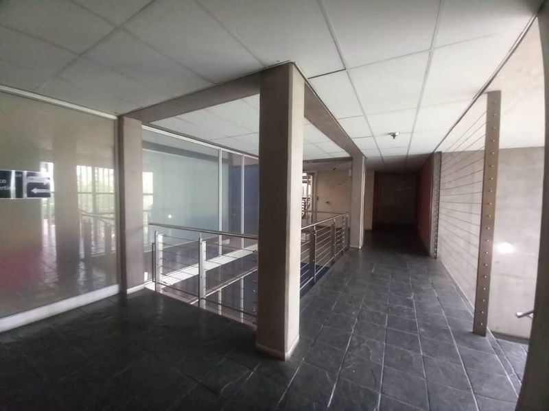 Building  to Rent  / Either entire building or per floor - Photo 3