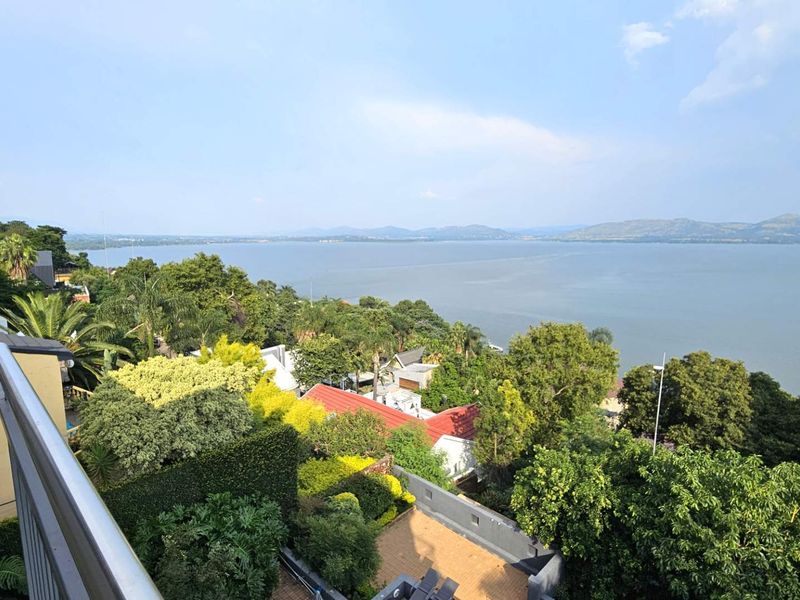 Executive 3 Bedroom Multi Level House in Kosmos - Photo 2