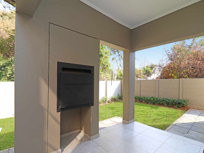 Stylish and Private 3-Bedroom Home in Springwood Estate - Photo 8