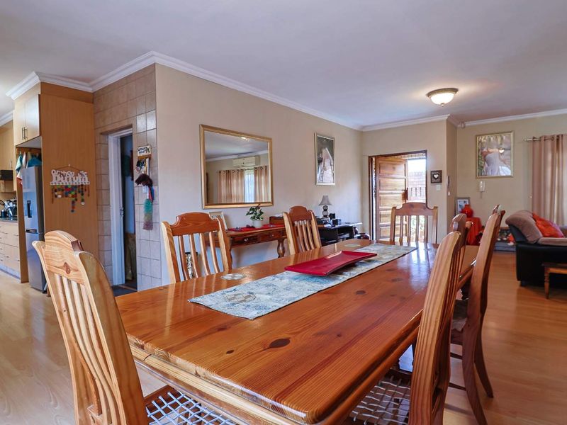 Magnificent back corner cluster in a sought after complex - Photo 4