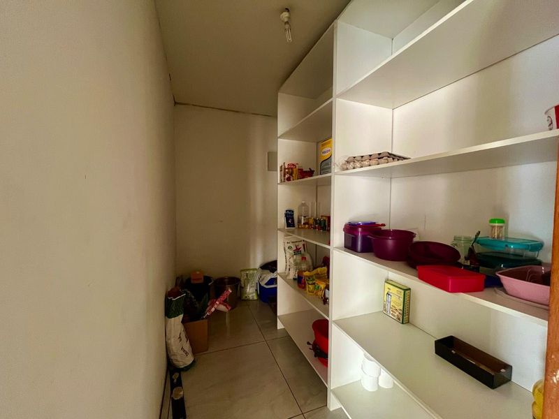 4 Bedroom Double Storey - Photo 6