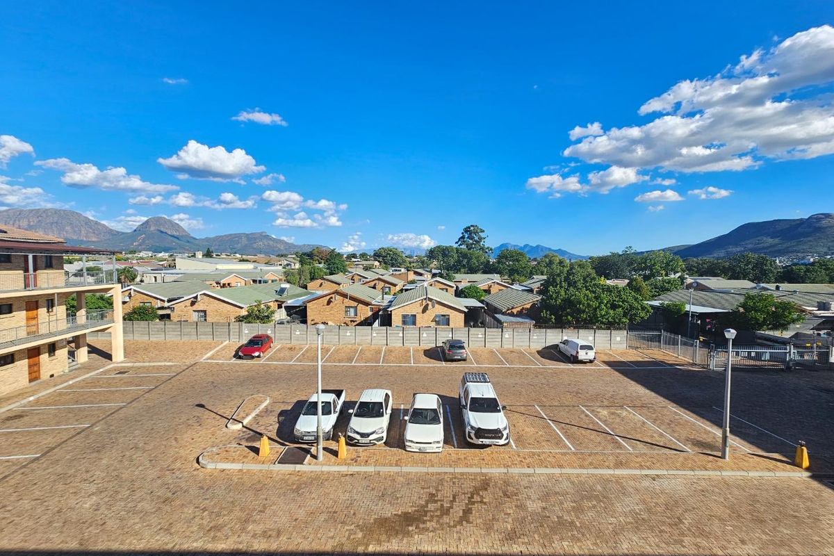 2 Bed 1 Bath Apartment in Arriza Apartments as investment or to use yourself. - Photo 5