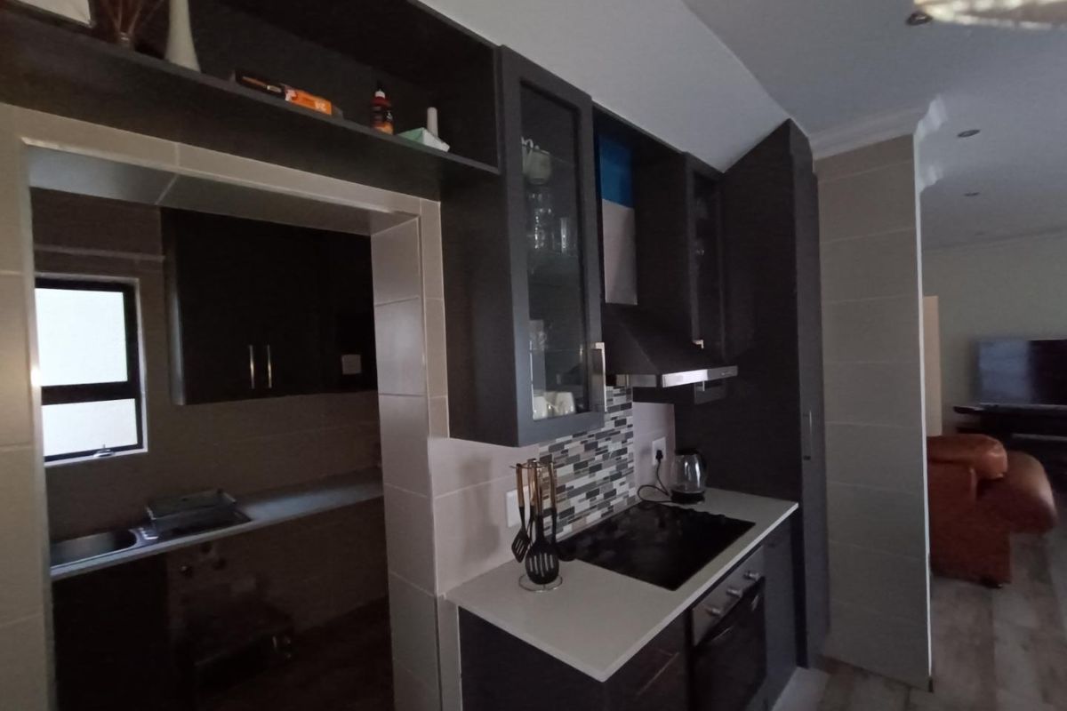 Well maintained house - Photo 5