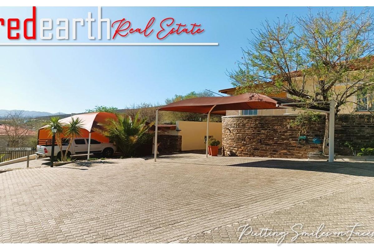 “Versatile Style With Vintage Appeal” - Photo 2