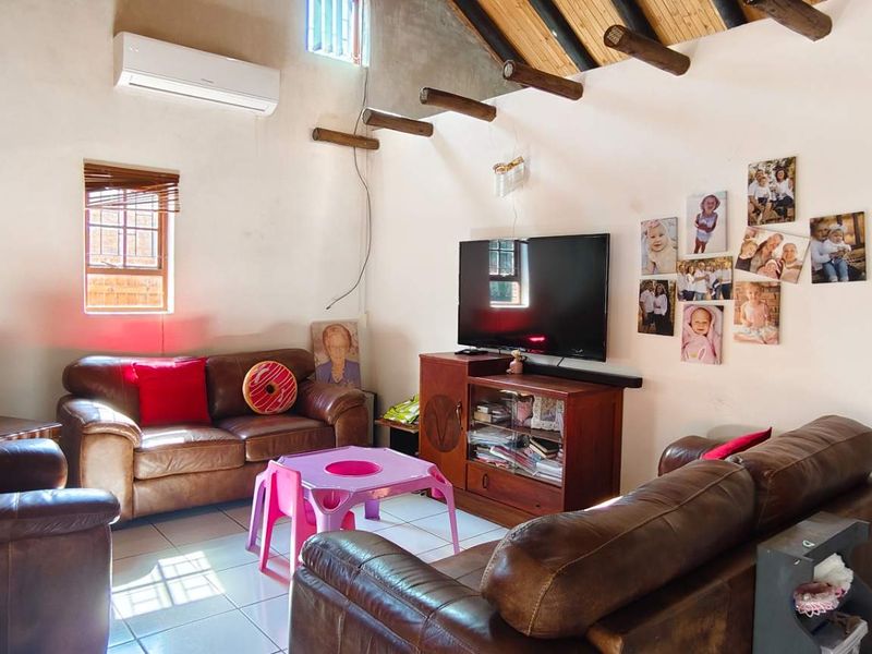 Multi-Unit Gem: Live, Rent, or Holiday in One Unique Property - Photo 8