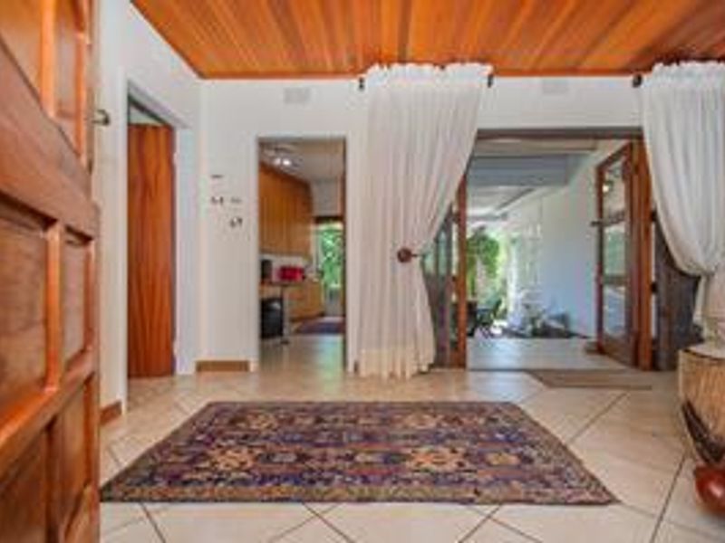 Spacious family haven in Noordhewuel. - Photo 4