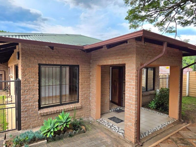 Space. Comfort. Location. This one has it all. Homes in this pocket move fast — don’t miss out - Photo 4