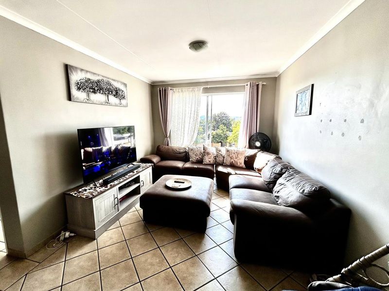 2 Bedroom Apartment For Sale in Pionierspark - Photo 2
