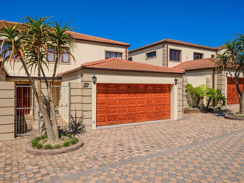 Stunning 4-bedroom home with high quality finishes for Sale! - Photo 3