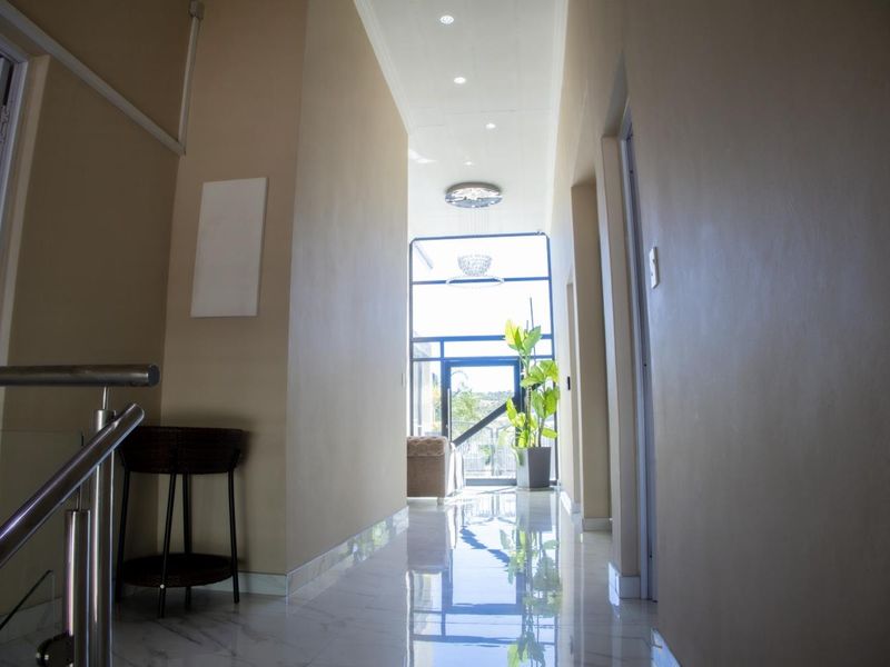 Spacious Family Home on large erf! - Photo 10