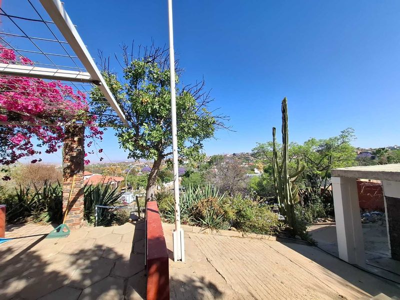 A Grand Opportunity Awaits – Restore, Renovate, Reimagine - Photo 3