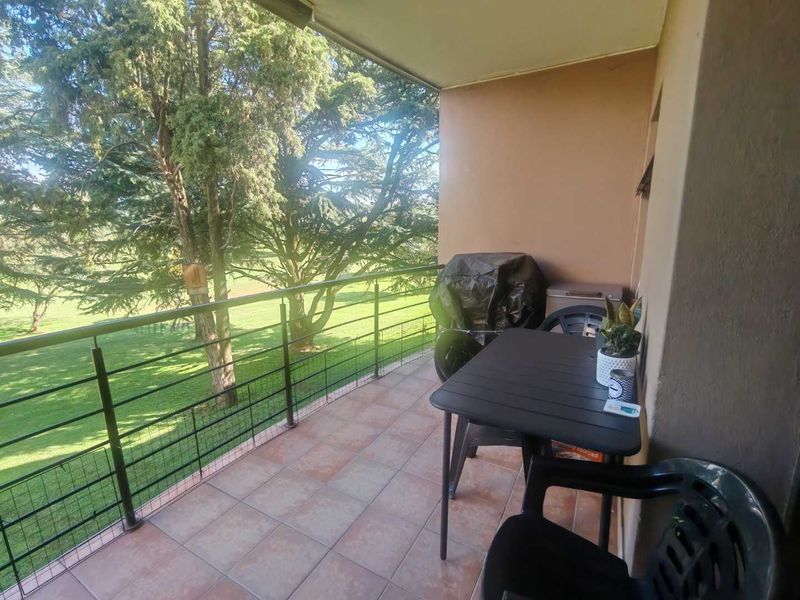 EXCLUSIVE MANDATE - FACING THE GOLF COURSE -EXCELLENT SECURITY - Photo 5