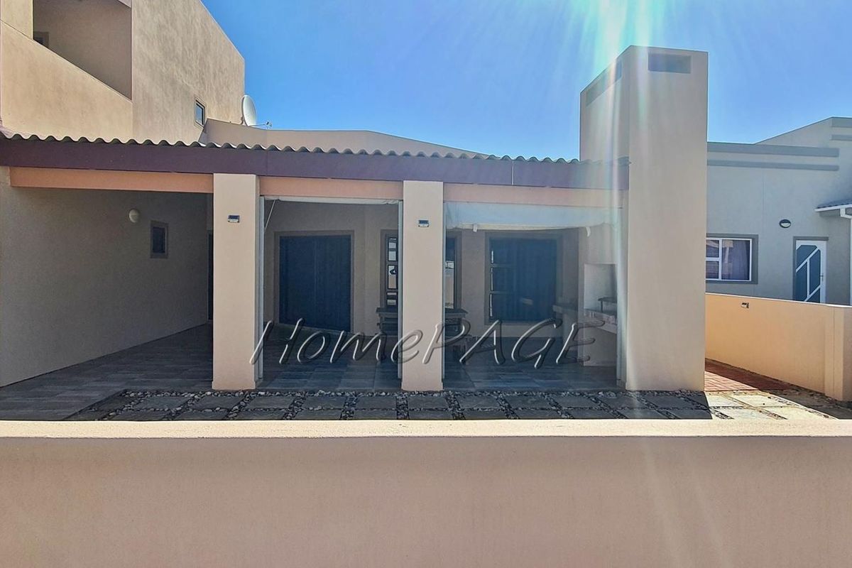 Ext 11, Henties Bay:  Entertainer's Dream Home is for Sale - Photo 3