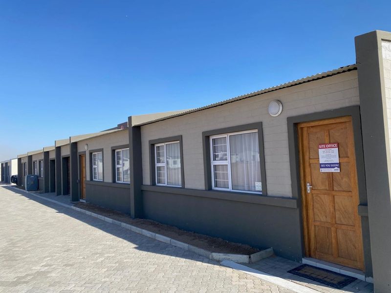 Modern Coastal Living at Dunes Estate – Your New Home Awaits - Photo 2