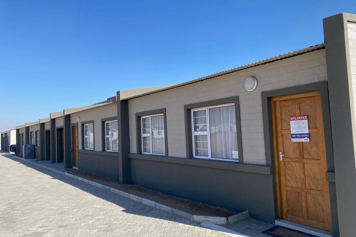 Modern Coastal Living at Dunes Estate – Your New Home Awaits - Photo 2