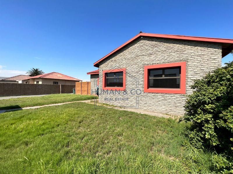 8 Bedroom house close to Harbour and Lagoon! - Photo 2