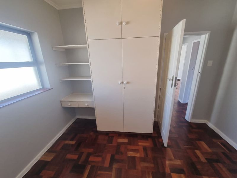 Refurbished Unfurnished 2-Bedroom Apartment To Rent in Newlands - Photo 8