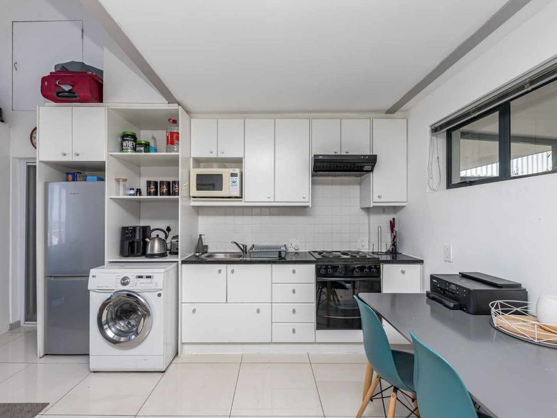 Next to UCT Medical Campus and Grootte Schuur - Photo 6