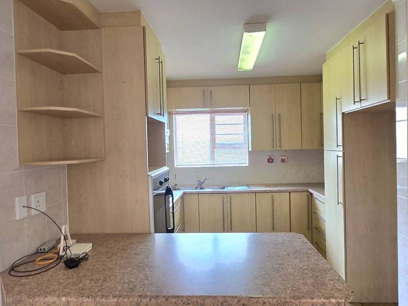 Secure Three Bedroom Coastal Home for Sale in Franskraal Close to Beach and Amenities - Photo 6